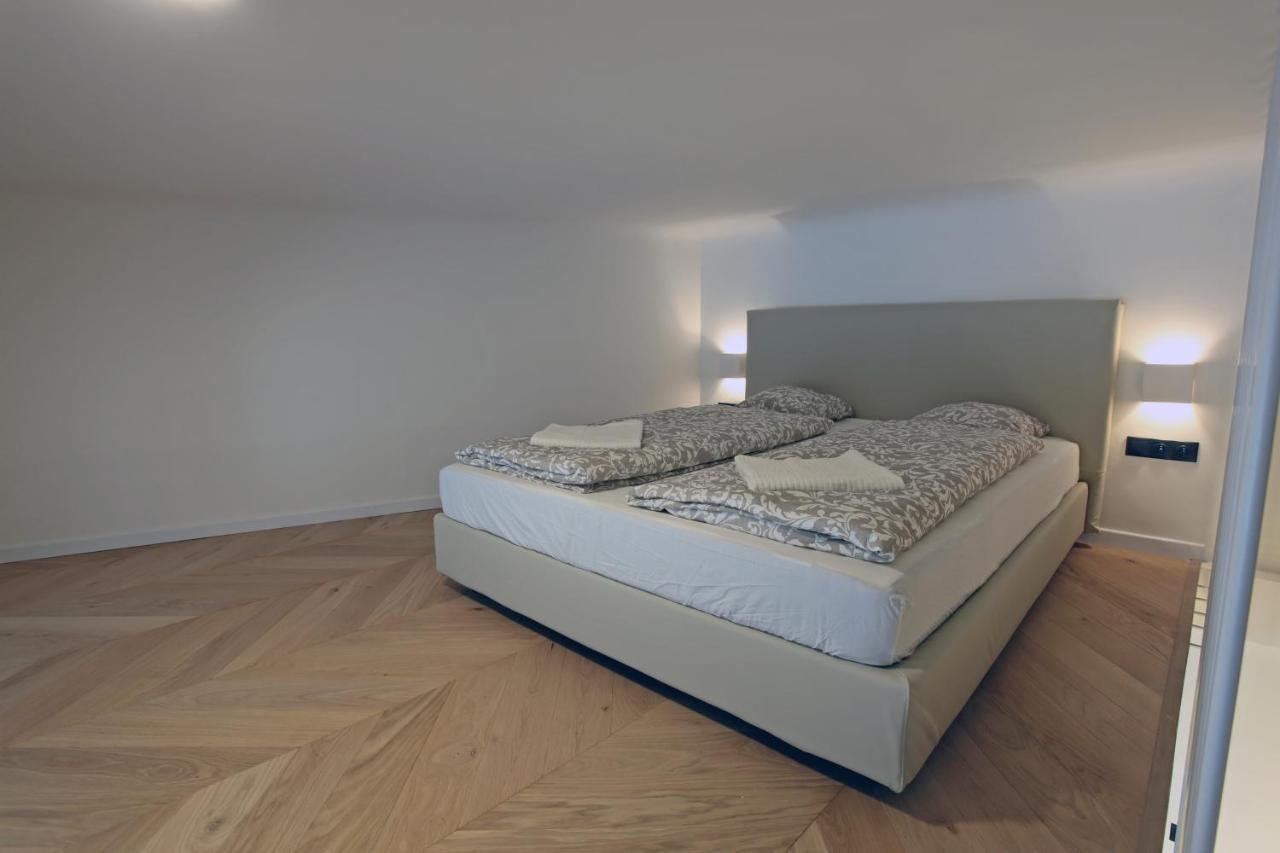 The Apartment House - Mezibranska Prague Extérieur photo